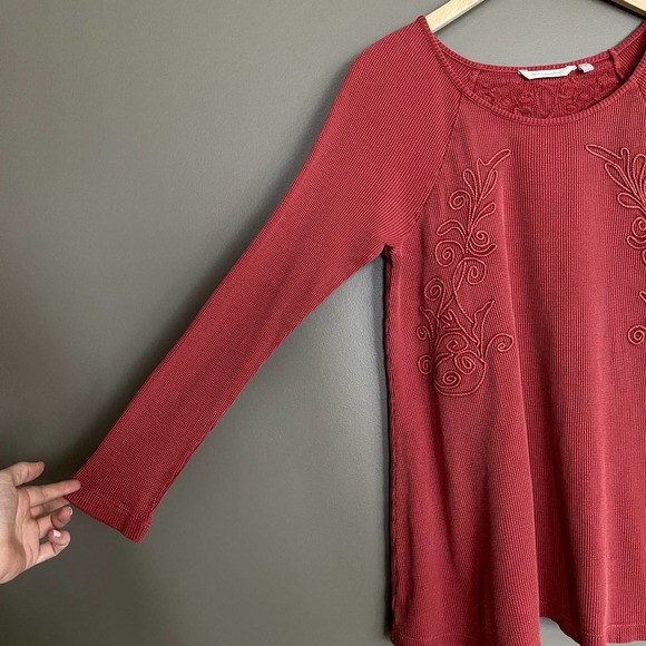 Soft Surroundings Camden Thermal Long Sleeve Top Size Small Embroidered Rust Red - Picture 7 of 13